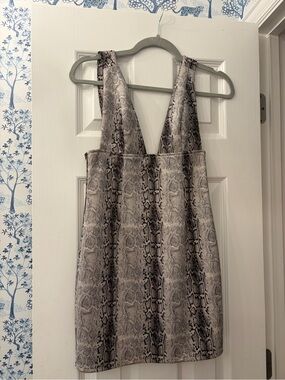 Blue Blush Snake-Print V-Neck Dress in Beige and Gray